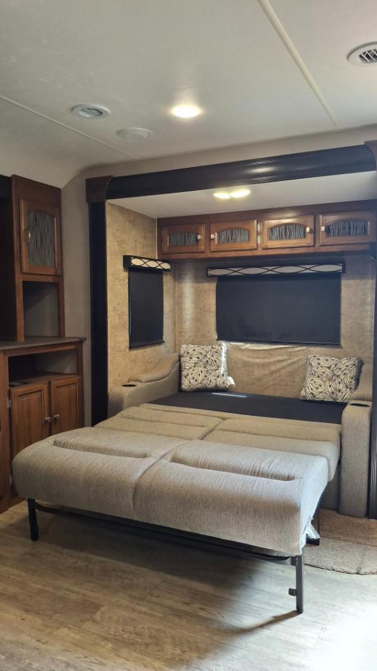 Coachmen Freedom Express  2017
