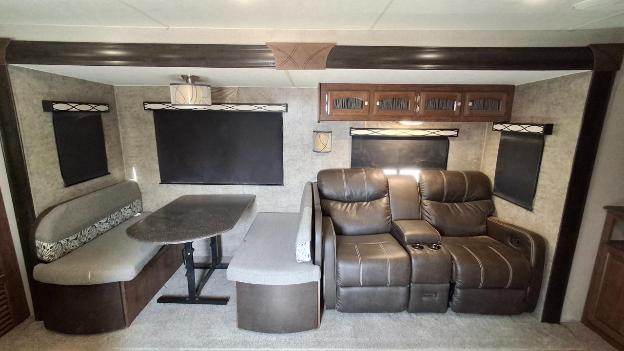 Coachmen Freedom Express  2017