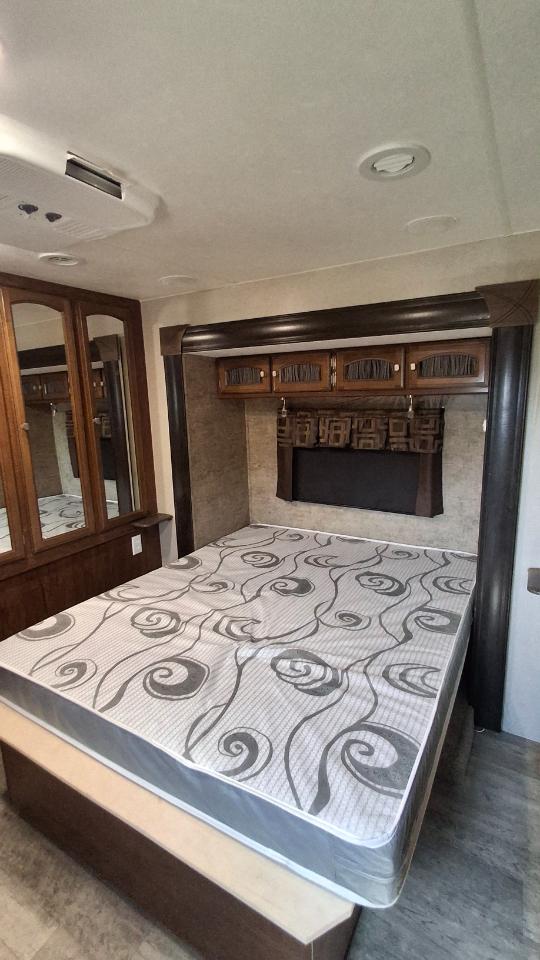 Coachmen Freedom Express  2017