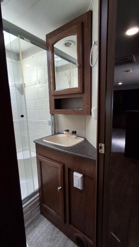 Coachmen Freedom Express  2017