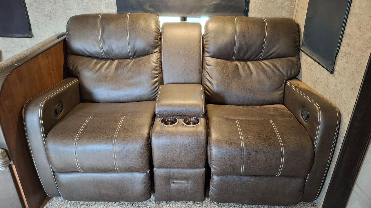 Coachmen Freedom Express  2017
