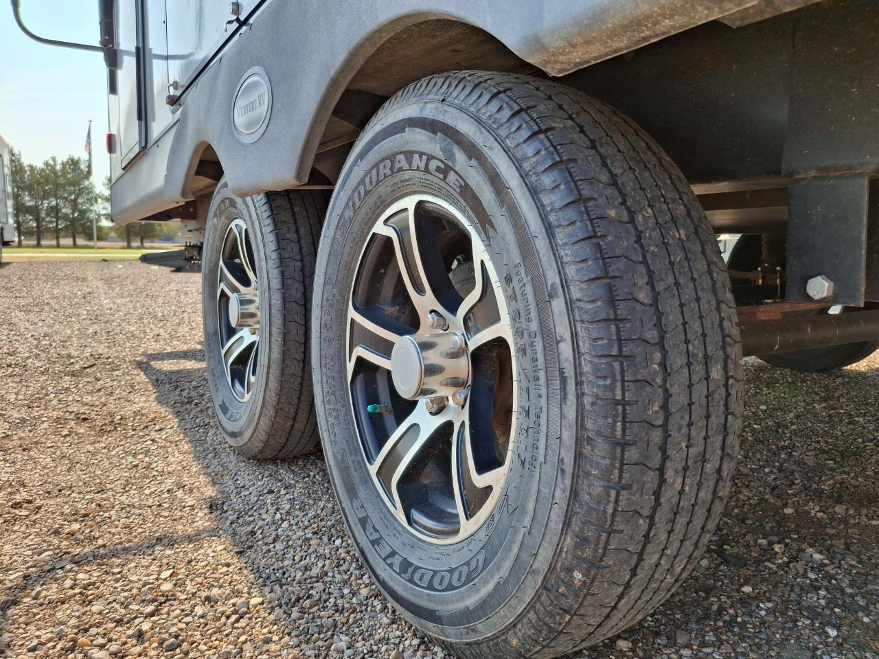Venture RV Sporttrek  2019