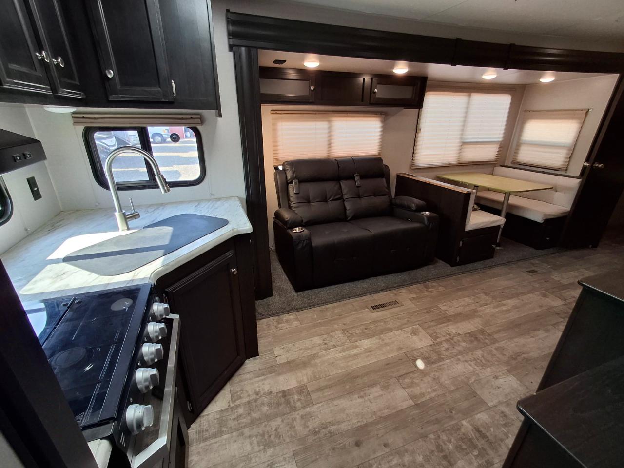 Venture RV Sporttrek  2019