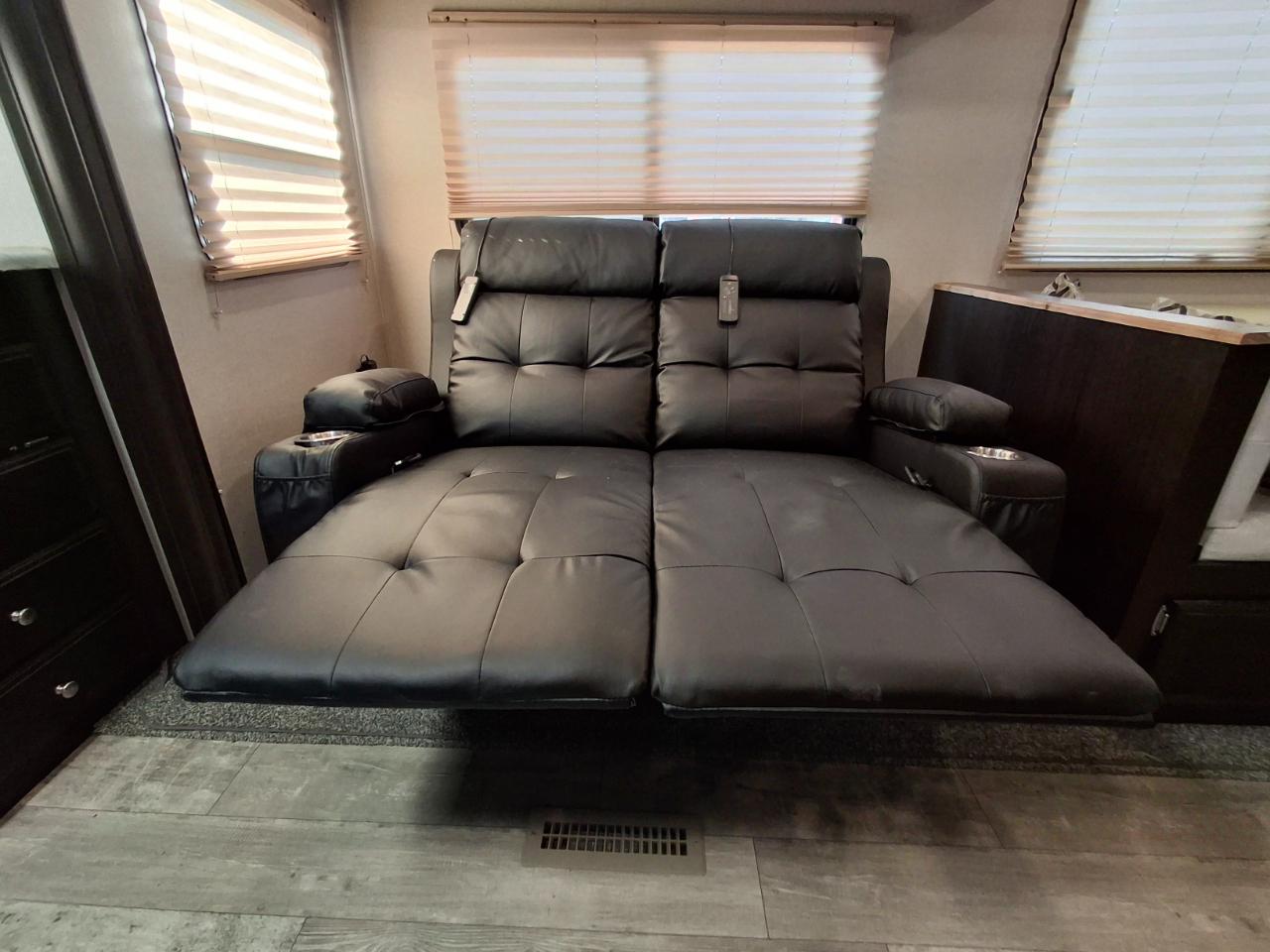 Venture RV Sporttrek  2019