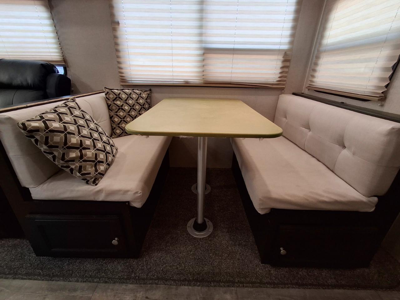 Venture RV Sporttrek  2019