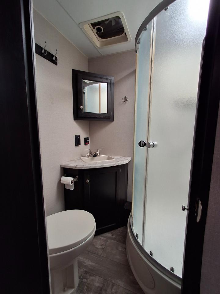 Venture RV Sporttrek  2019