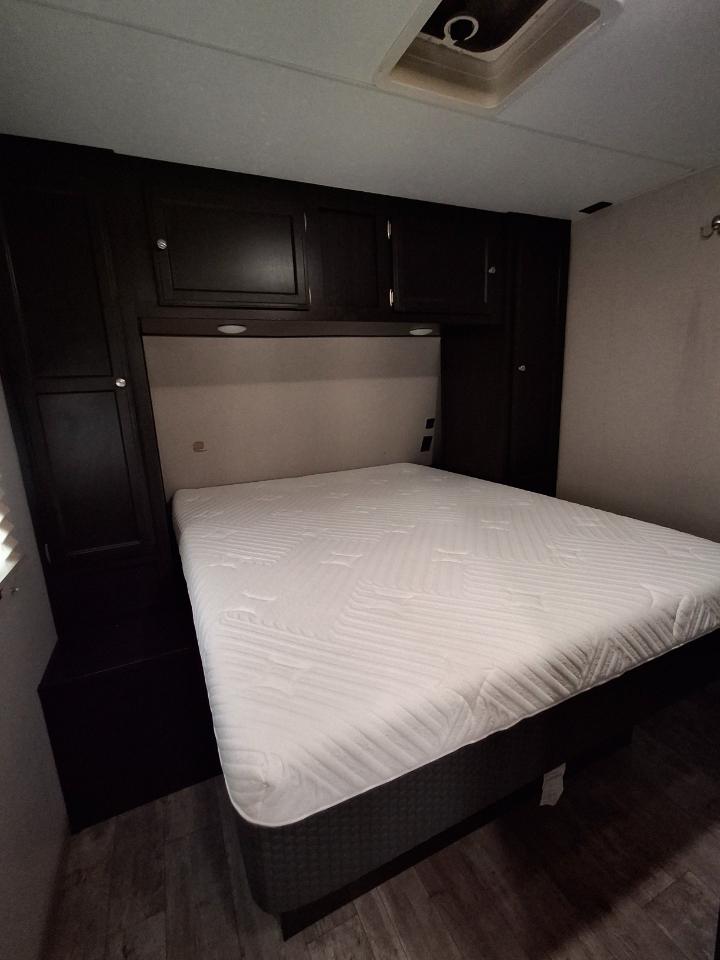 Venture RV Sporttrek  2019