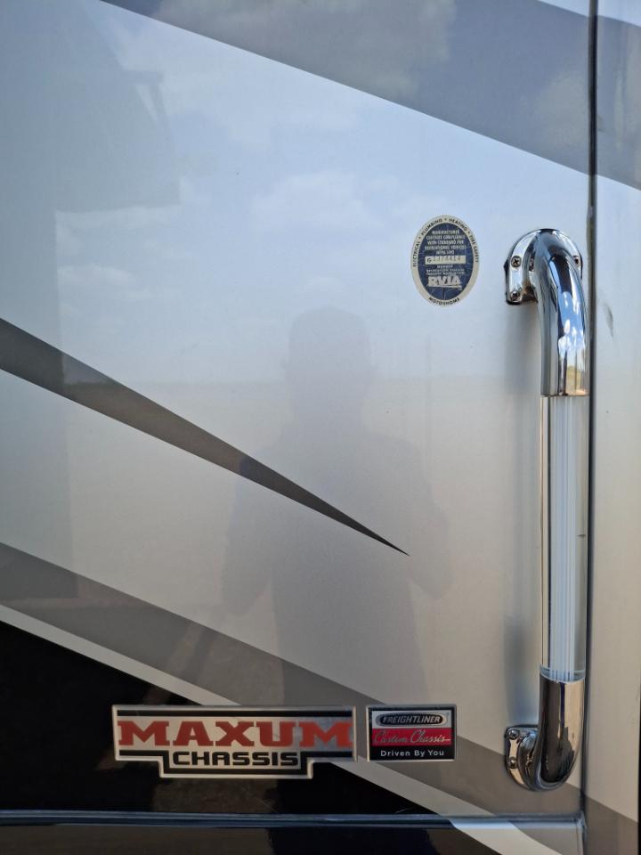 Winnebago Journey  2011