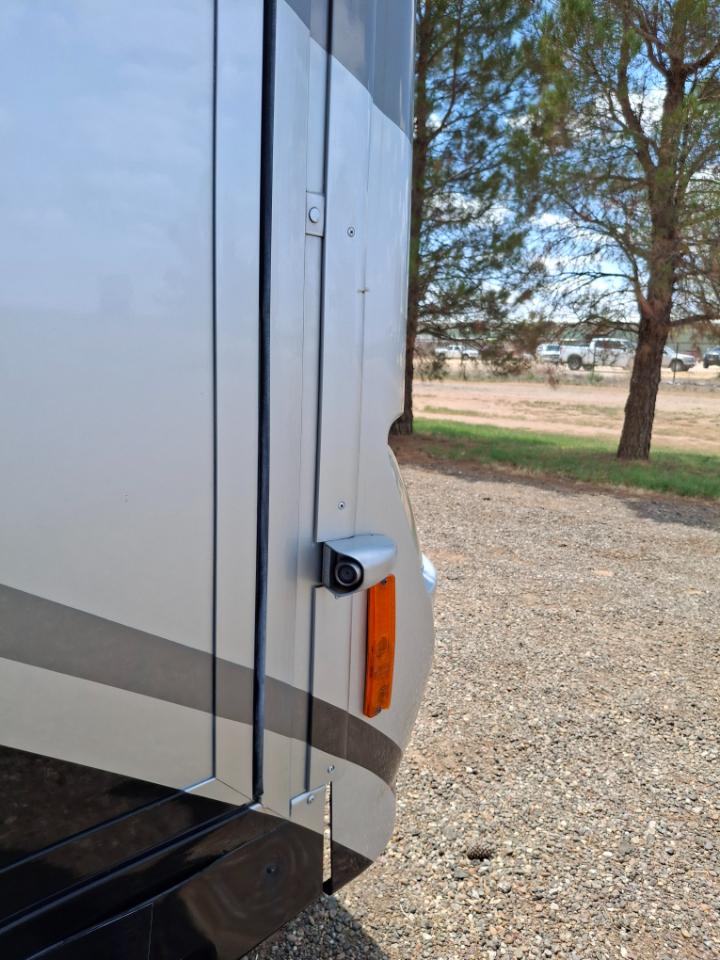 Winnebago Journey  2011