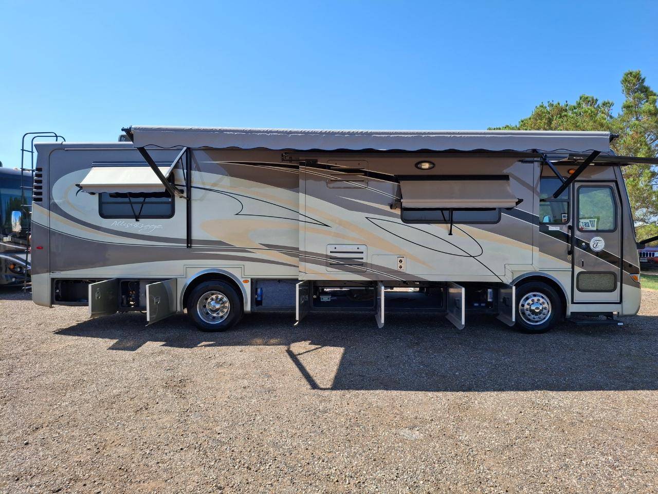 Tiffin Motorhomes Breeze  2012