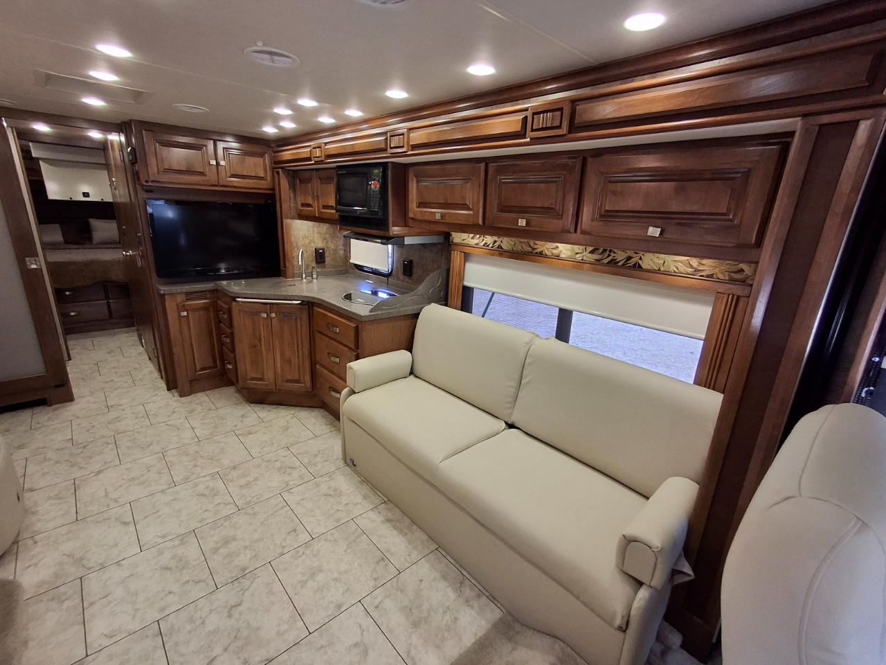 Tiffin Motorhomes Breeze  2012