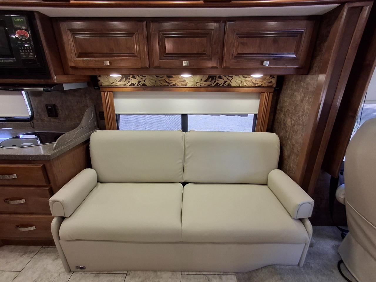 Tiffin Motorhomes Breeze  2012