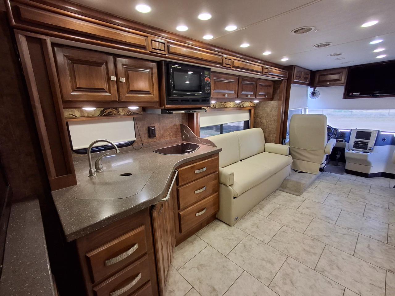 Tiffin Motorhomes Breeze  2012