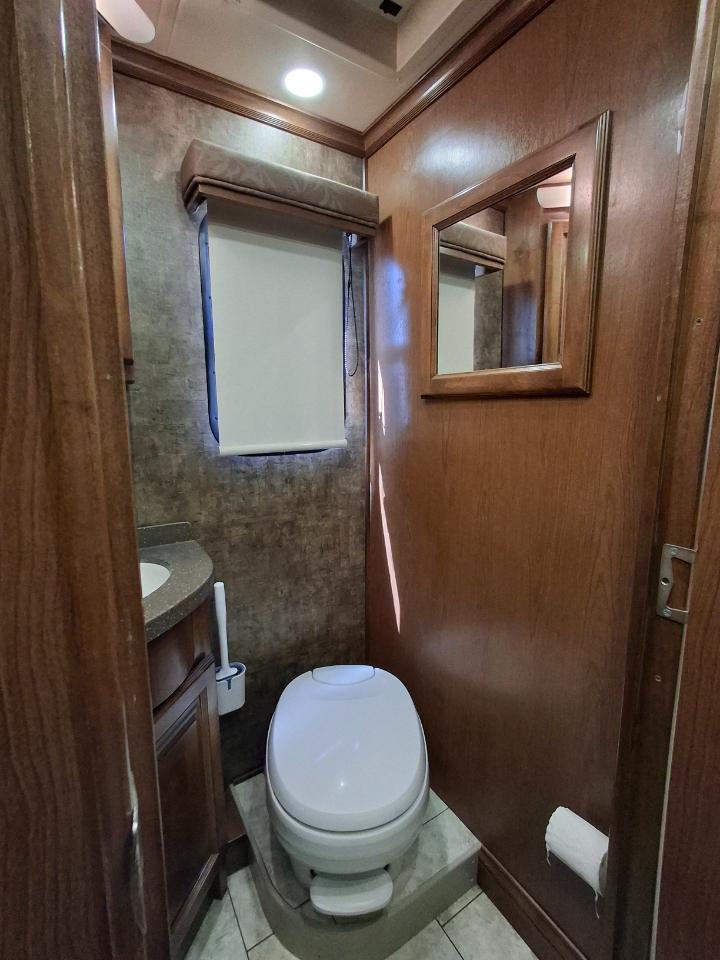 Tiffin Motorhomes Breeze  2012