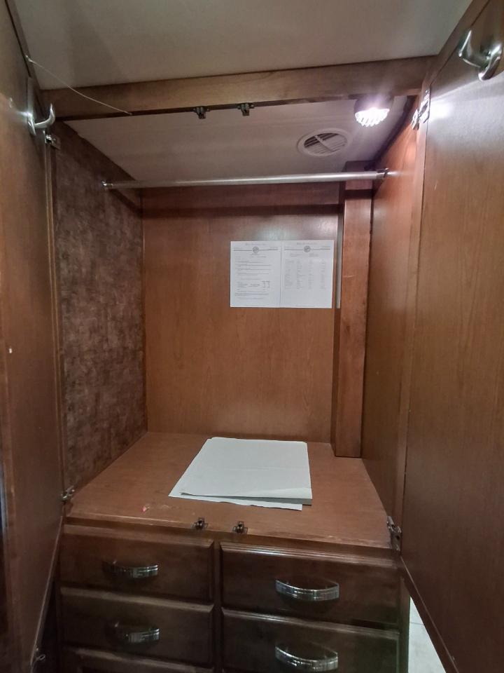 Tiffin Motorhomes Breeze  2012