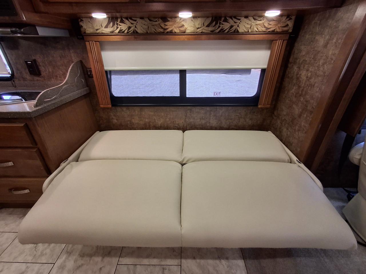 Tiffin Motorhomes Breeze  2012