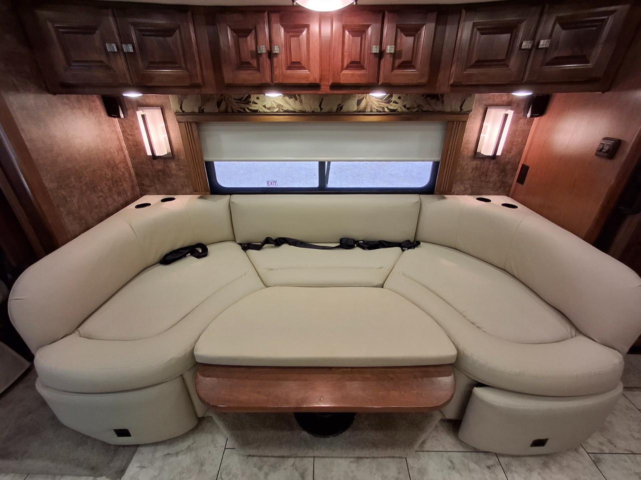 Tiffin Motorhomes Breeze  2012