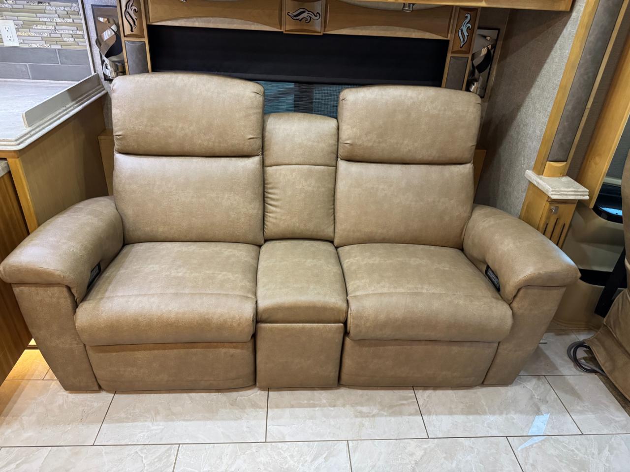 Tiffin Motorhomes Phaeton  2018