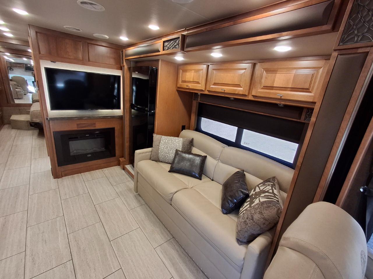 Tiffin Motorhomes Breeze  2018