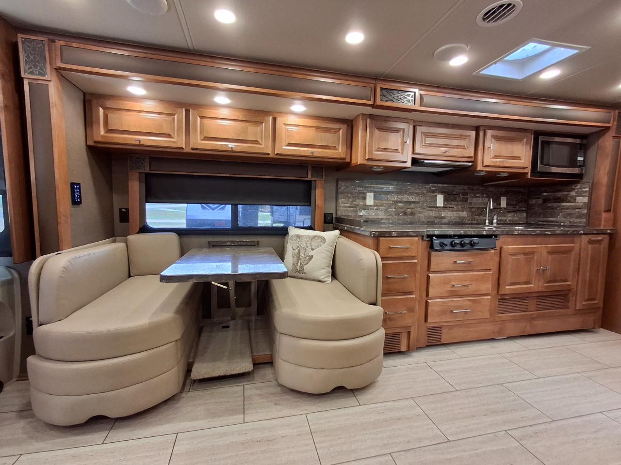 Tiffin Motorhomes Breeze  2018