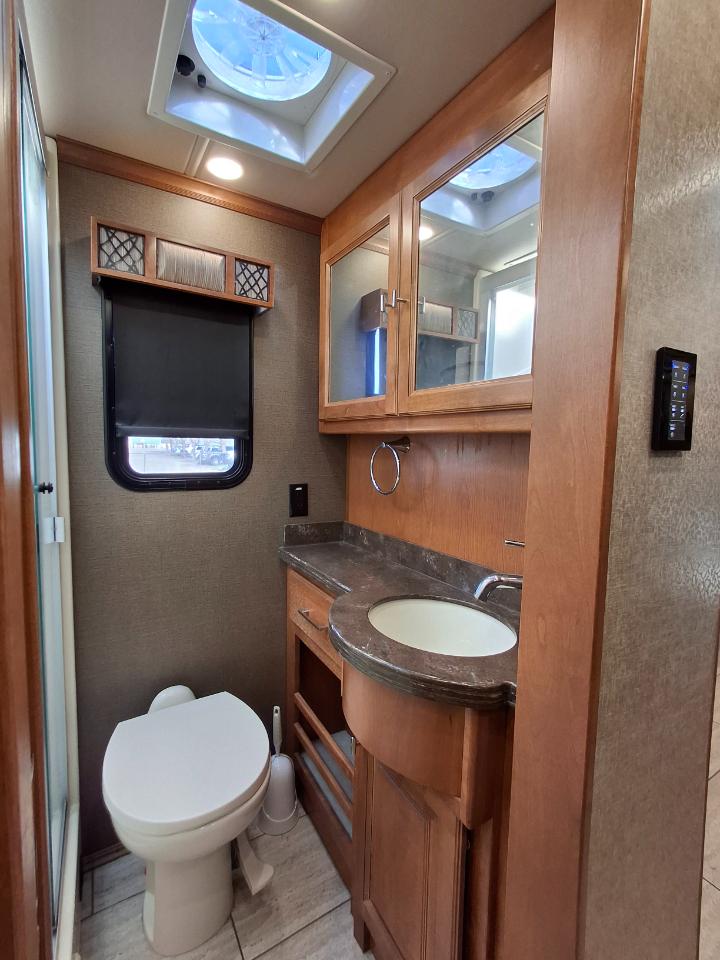 Tiffin Motorhomes Breeze  2018