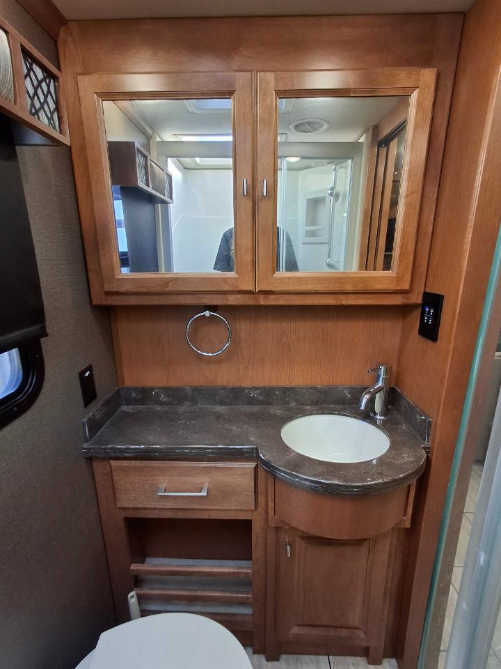 Tiffin Motorhomes Breeze  2018