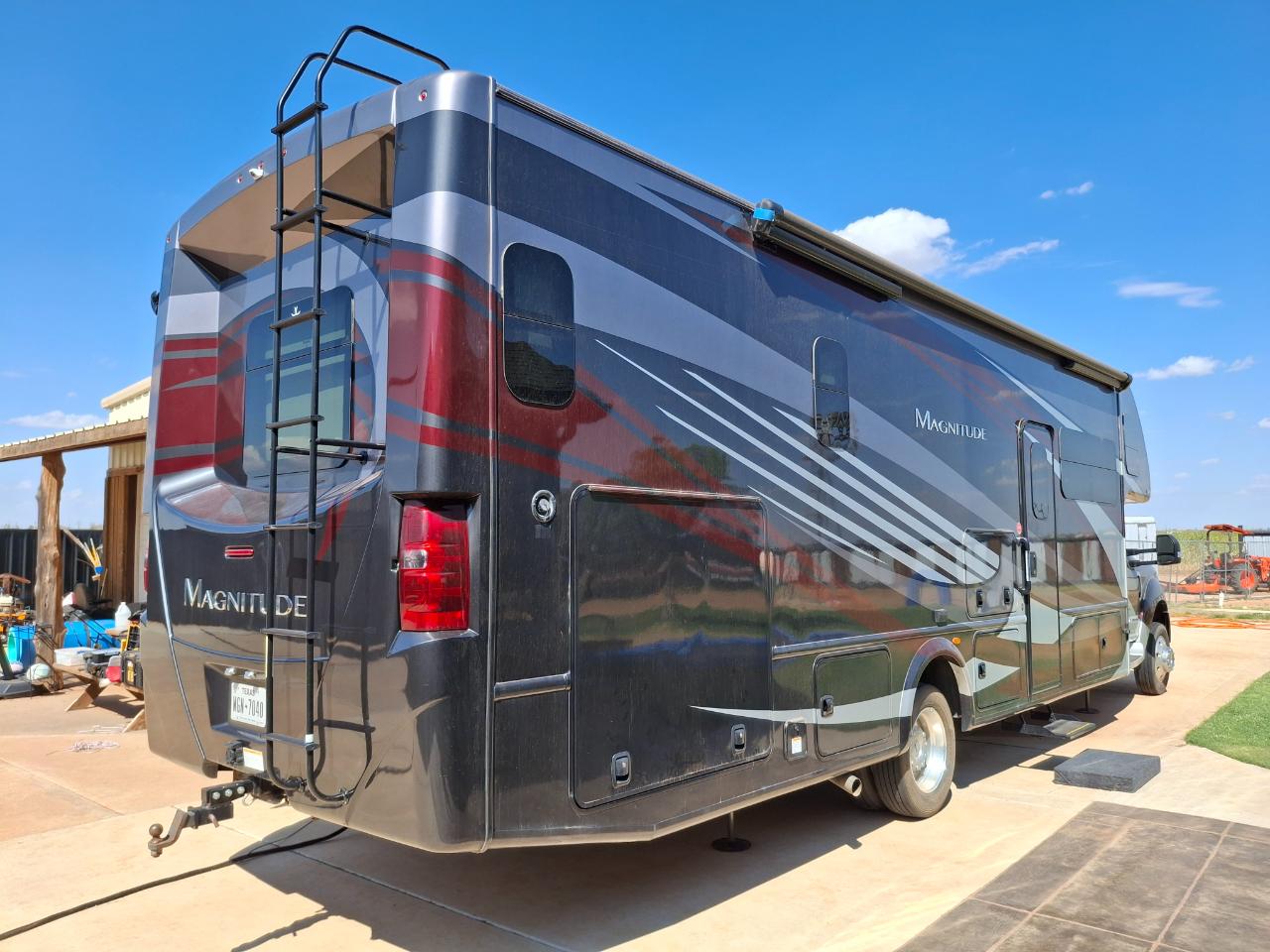 Thor Motor Coach Magnitude Super C Diesel  2021
