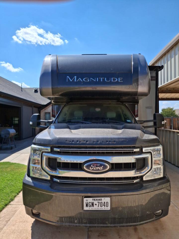 Thor Motor Coach Magnitude Super C Diesel  2021
