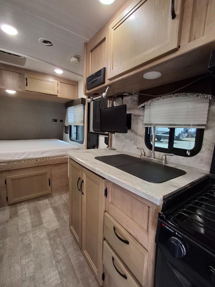 Winnebago Micro Minnie  2021