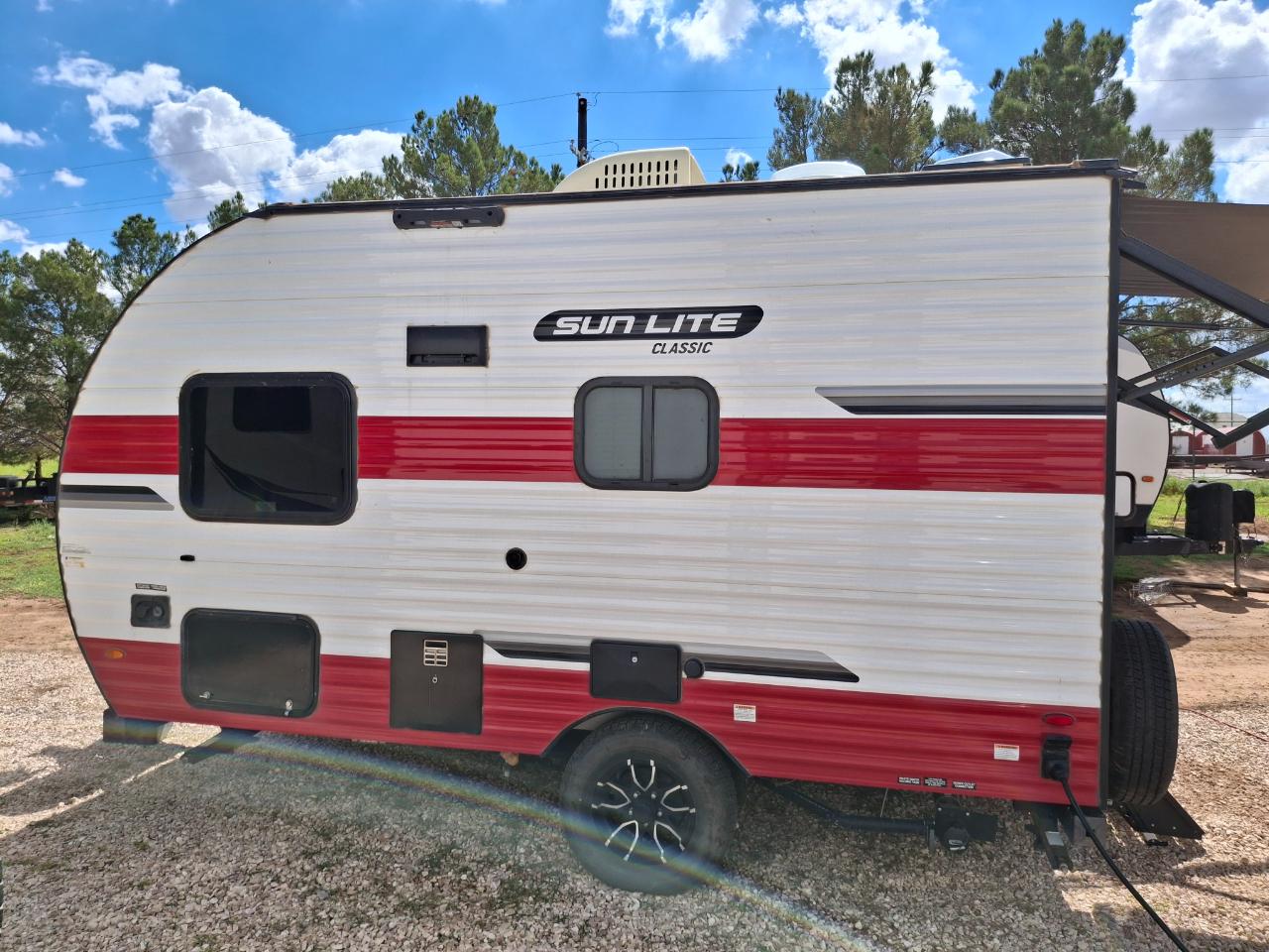 Sunset Park RV SunLite Travel Trailer  2025