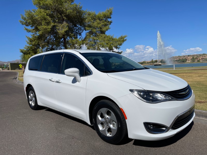2018 Chrysler Pacifica Hybrid Touring Plus