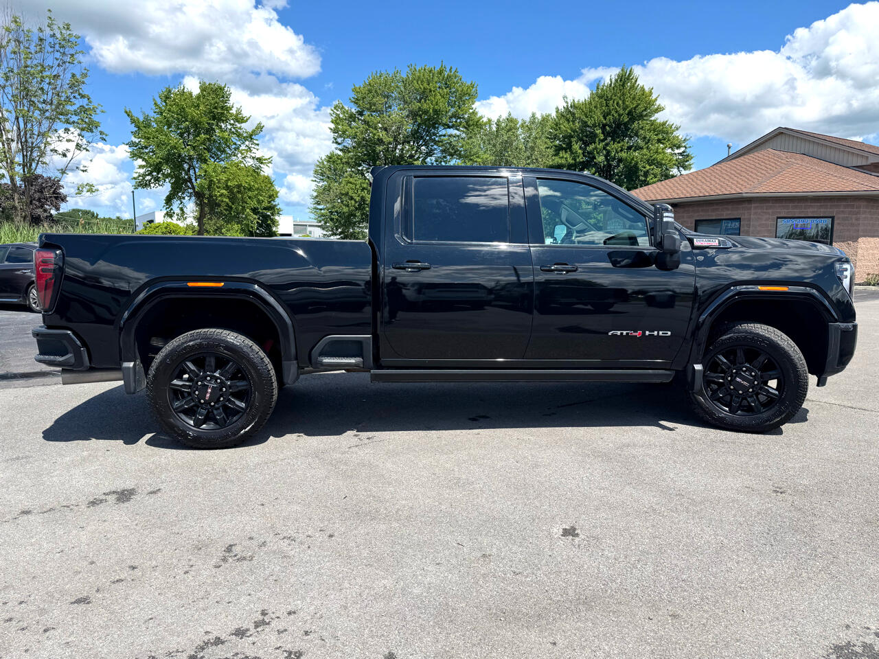 GMC Sierra 2500HD AT4 Crew Cab 4WD 2024