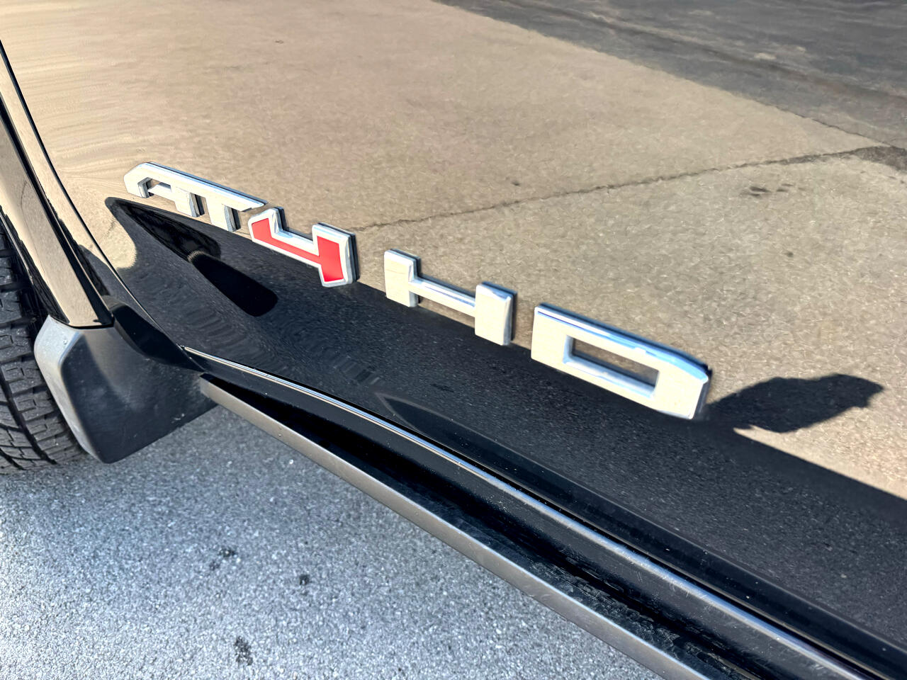 GMC Sierra 2500HD AT4 Crew Cab 4WD 2024