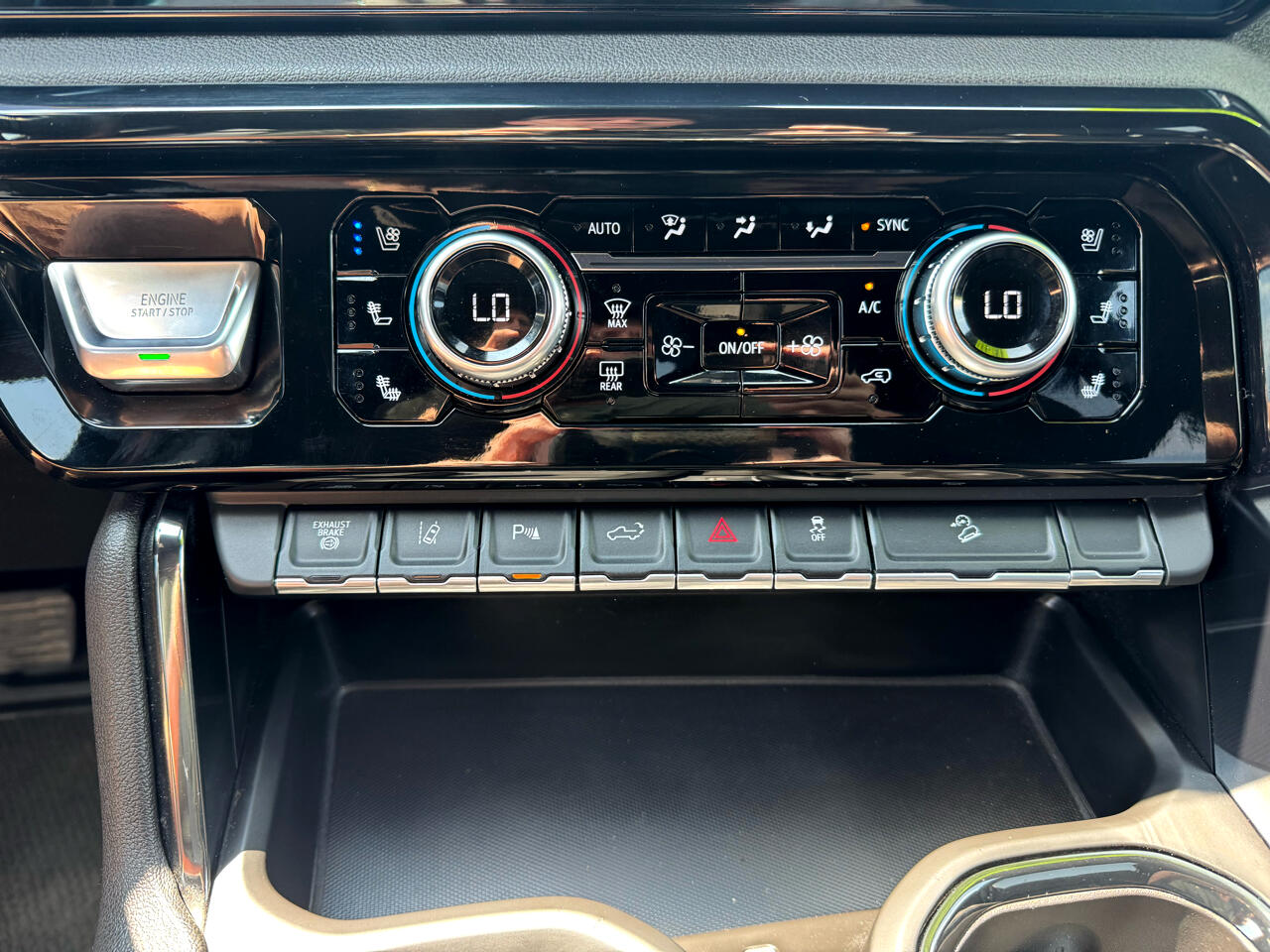 GMC Sierra 2500HD AT4 Crew Cab 4WD 2024