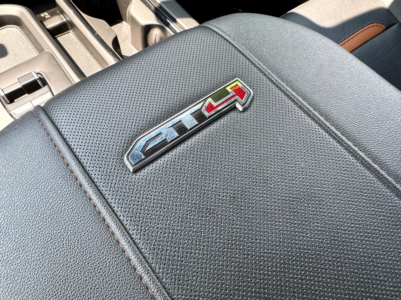 GMC Sierra 2500HD AT4 Crew Cab 4WD 2024