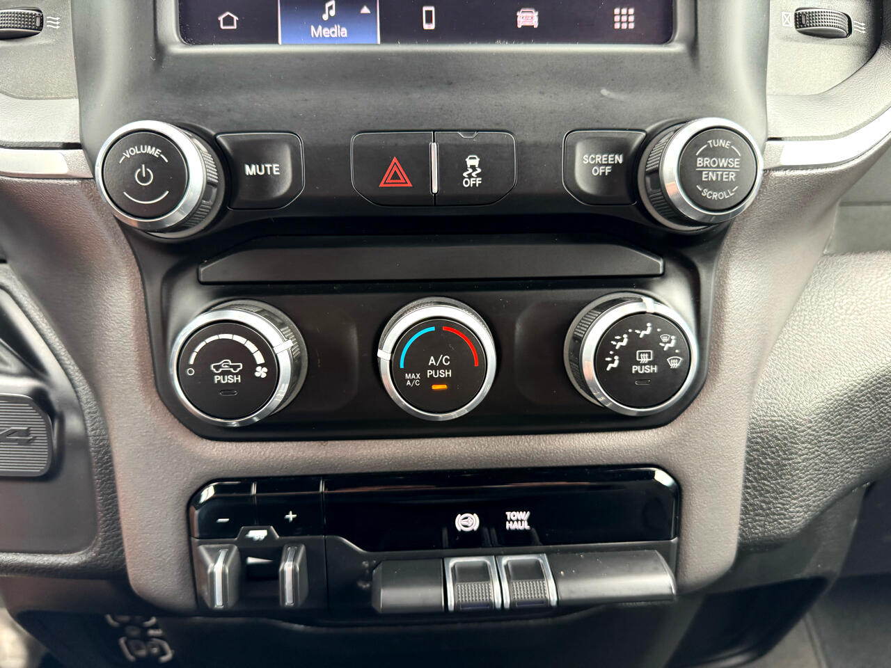 2022 Ram 2500 Tradesman photo 13