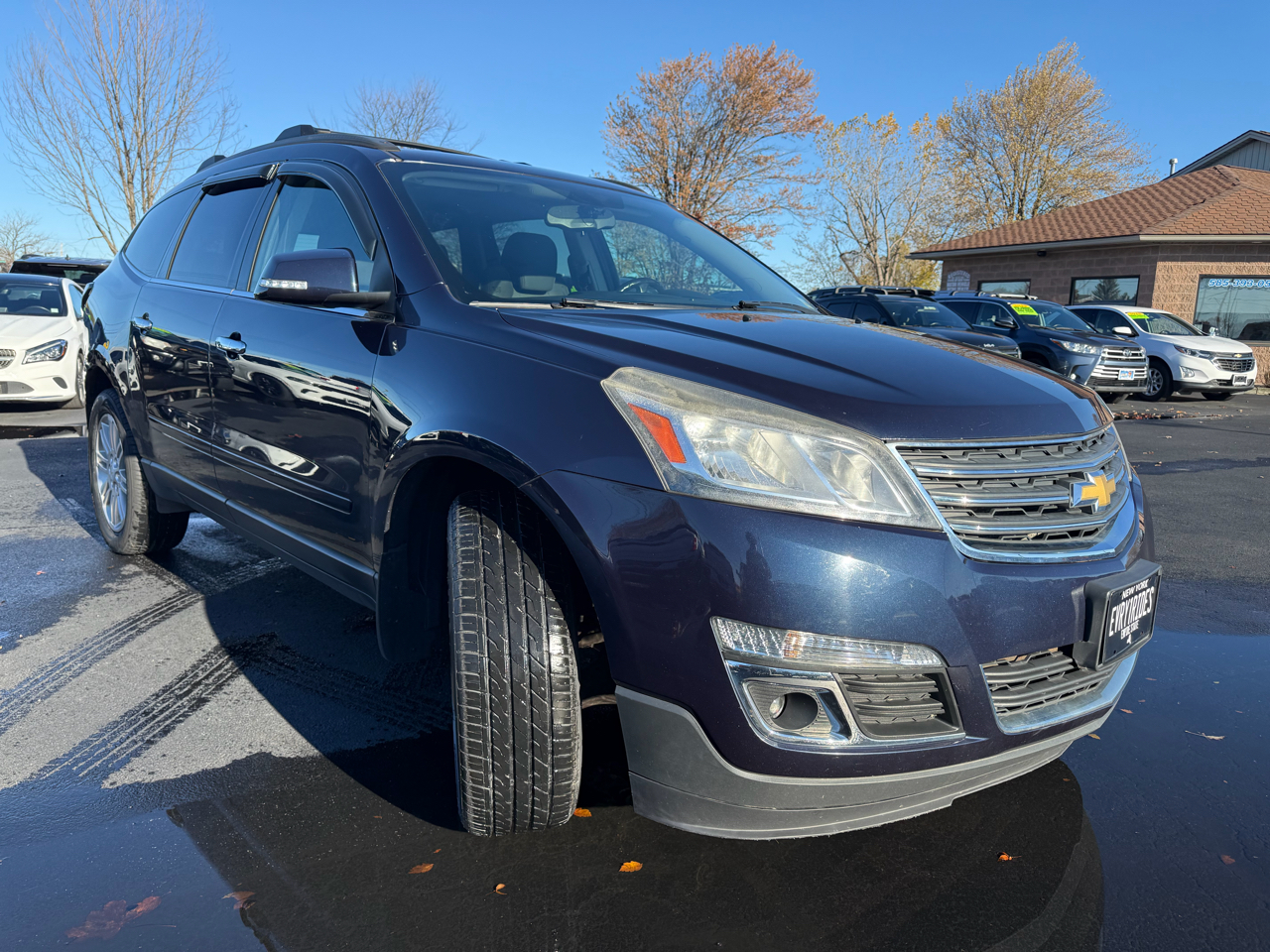 2015 Chevrolet Traverse 1LT photo 3