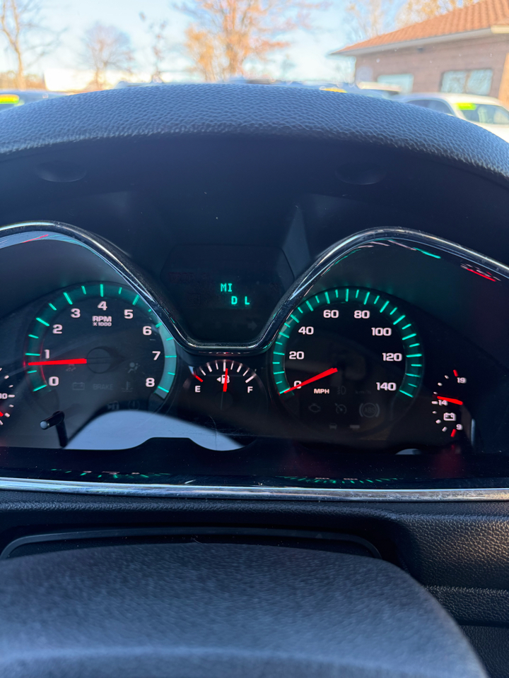 2015 Chevrolet Traverse 1LT photo 4