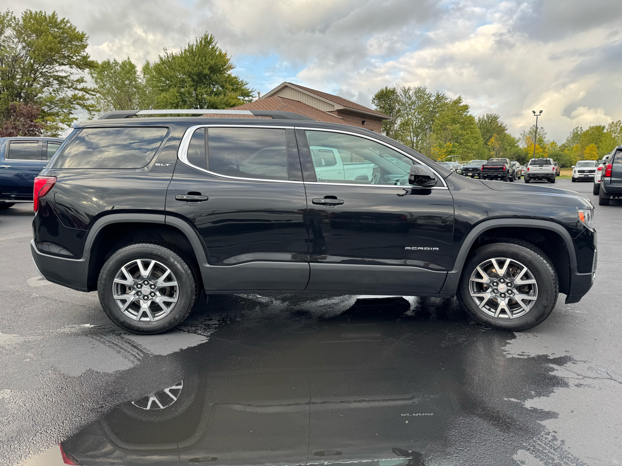2023 Gmc Acadia SLT photo 2