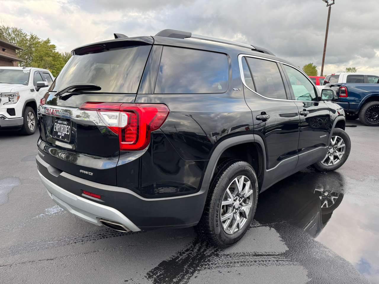2023 Gmc Acadia SLT photo 3