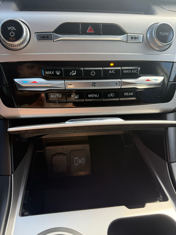 2022 Ford Explorer XLT photo 13