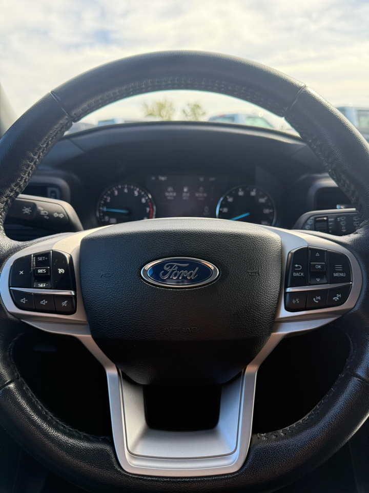 2022 Ford Explorer XLT photo 17