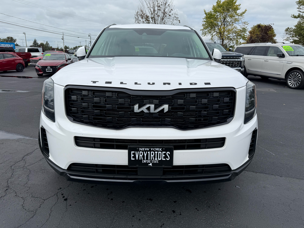 2022 Kia Telluride EX photo 2