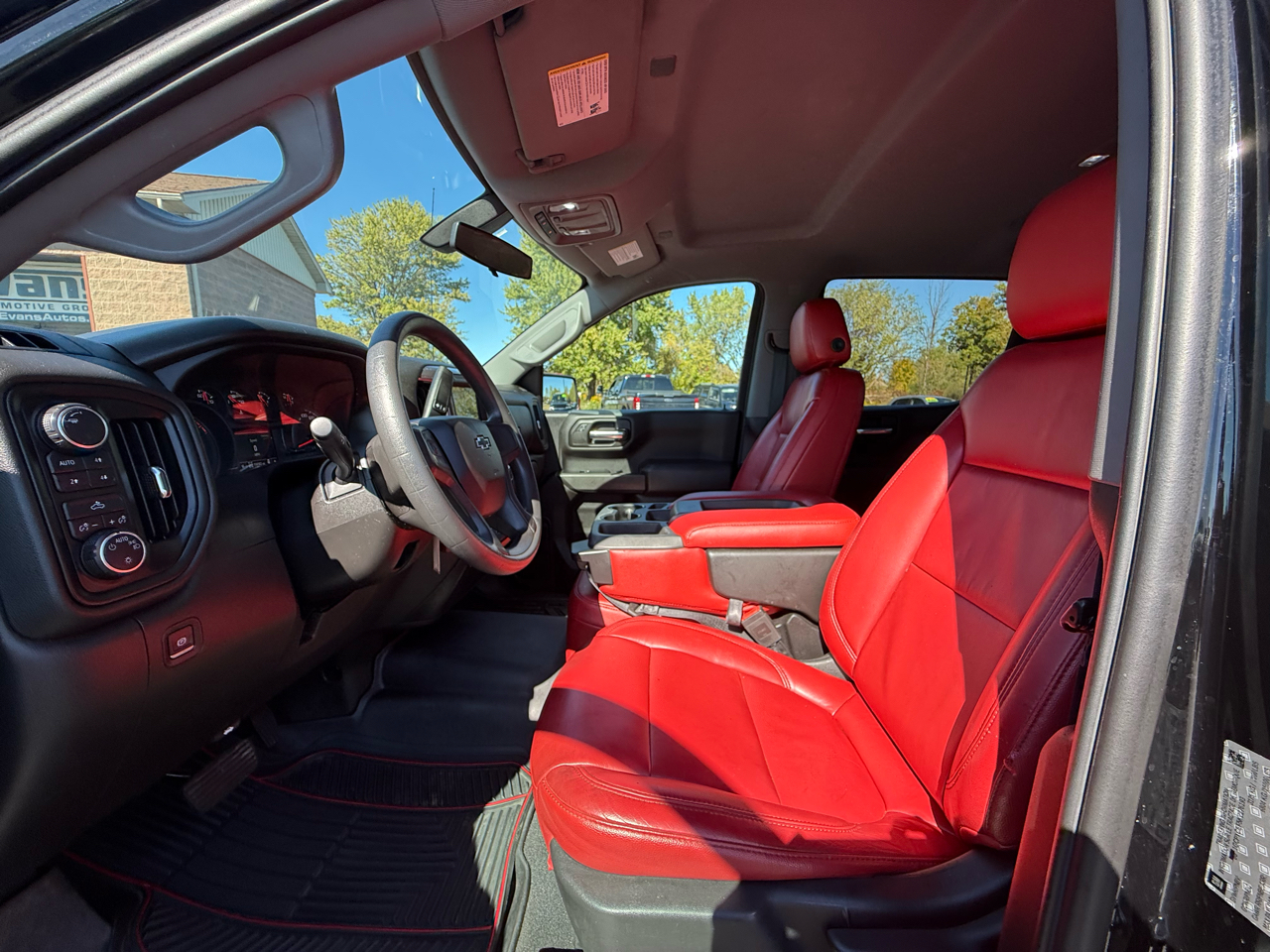 2019 Chevrolet Silverado 1500 Custom Trail Boss photo 13