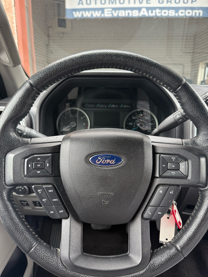 2016 Ford F-150 XLT photo 16