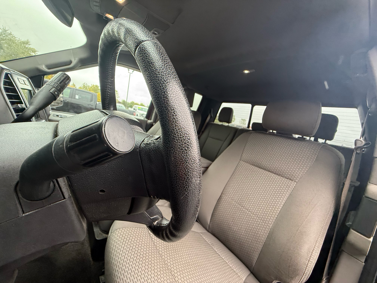 2016 Ford F-150 XLT photo 19