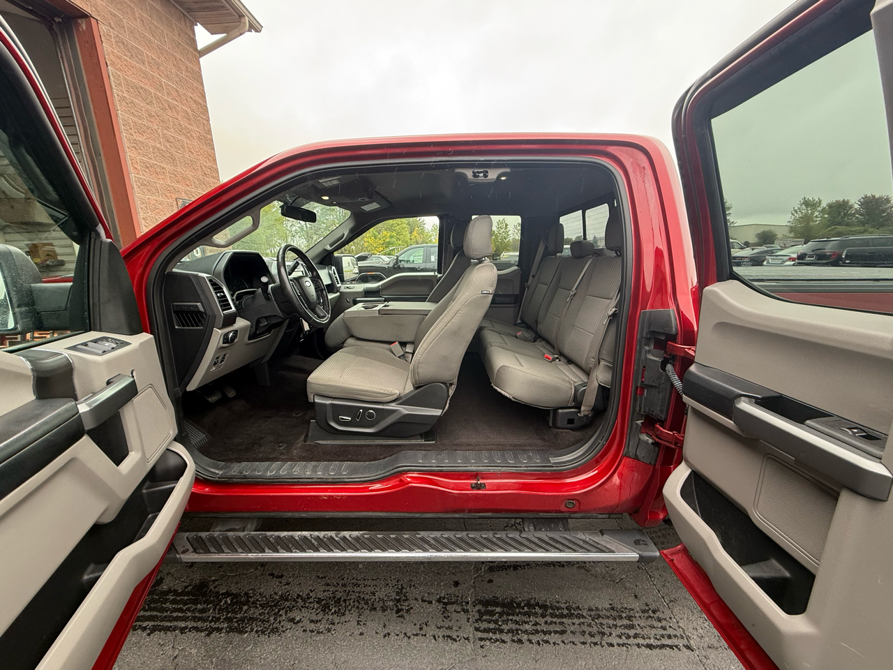 2016 Ford F-150 XLT photo 20