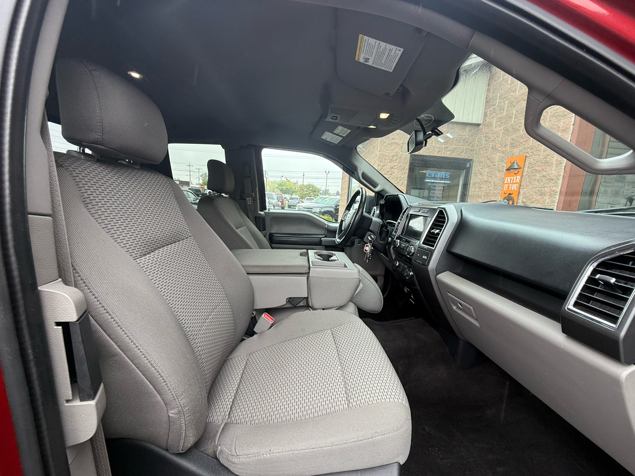 2016 Ford F-150 XLT photo 23