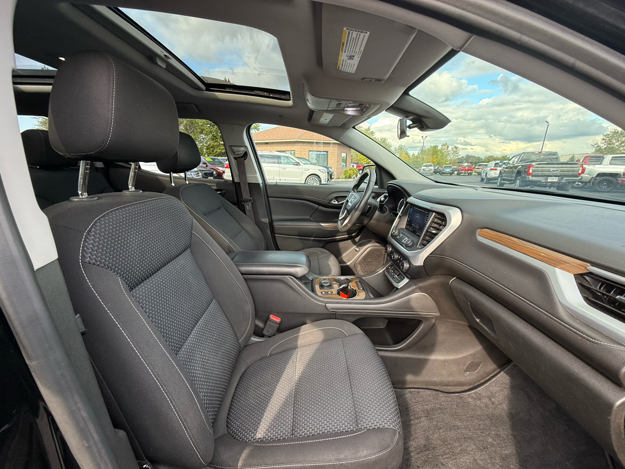 2021 Gmc Acadia SLE photo 25