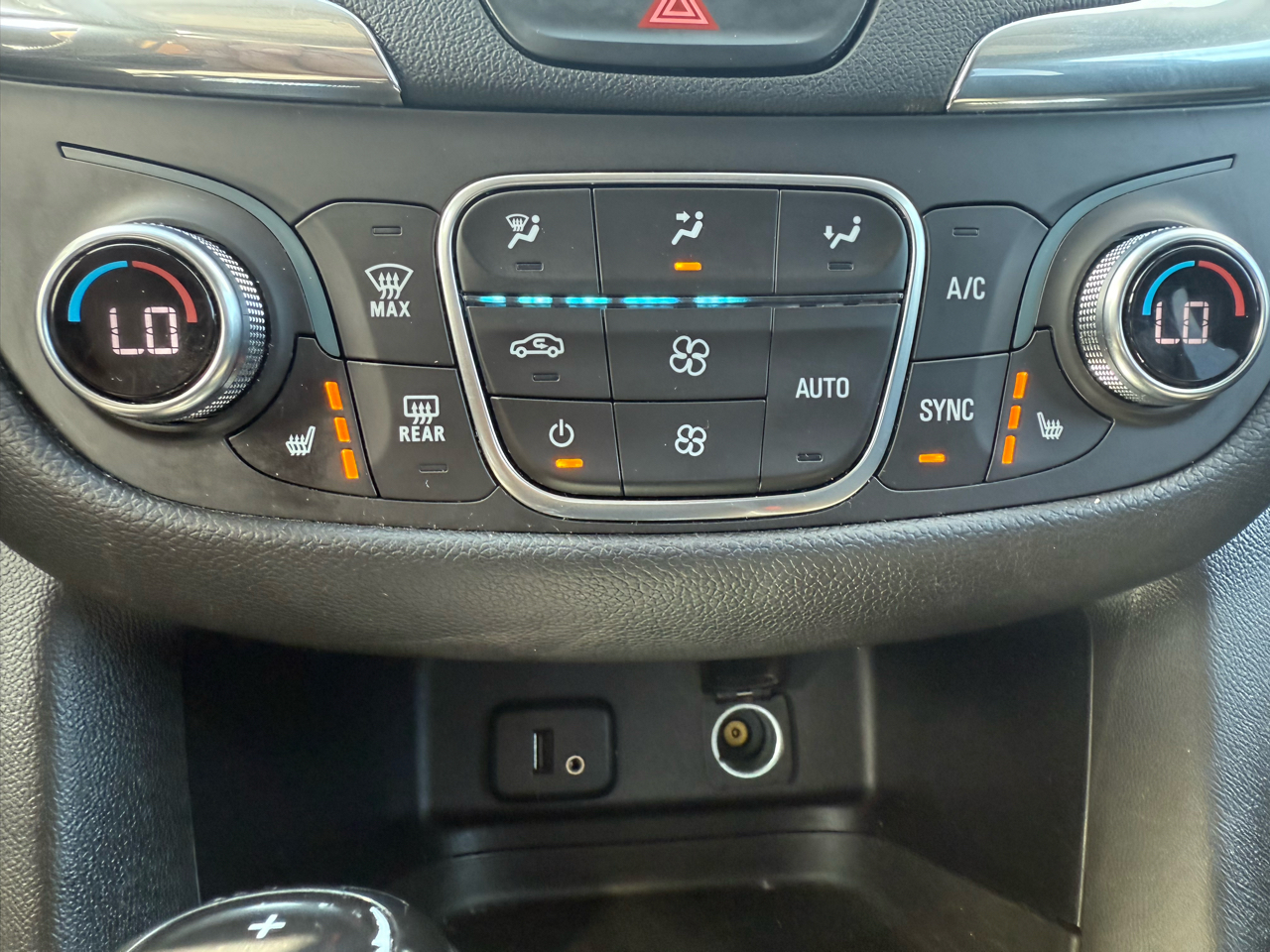 2018 Chevrolet Equinox LT photo 14
